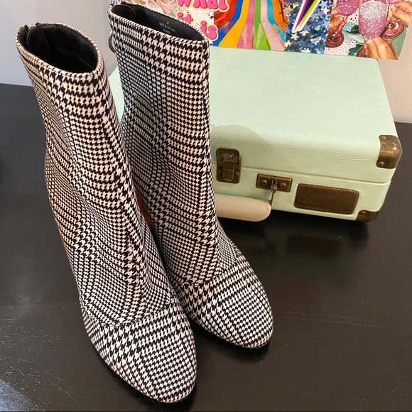 Super fun boots! - Picture 2 of 6